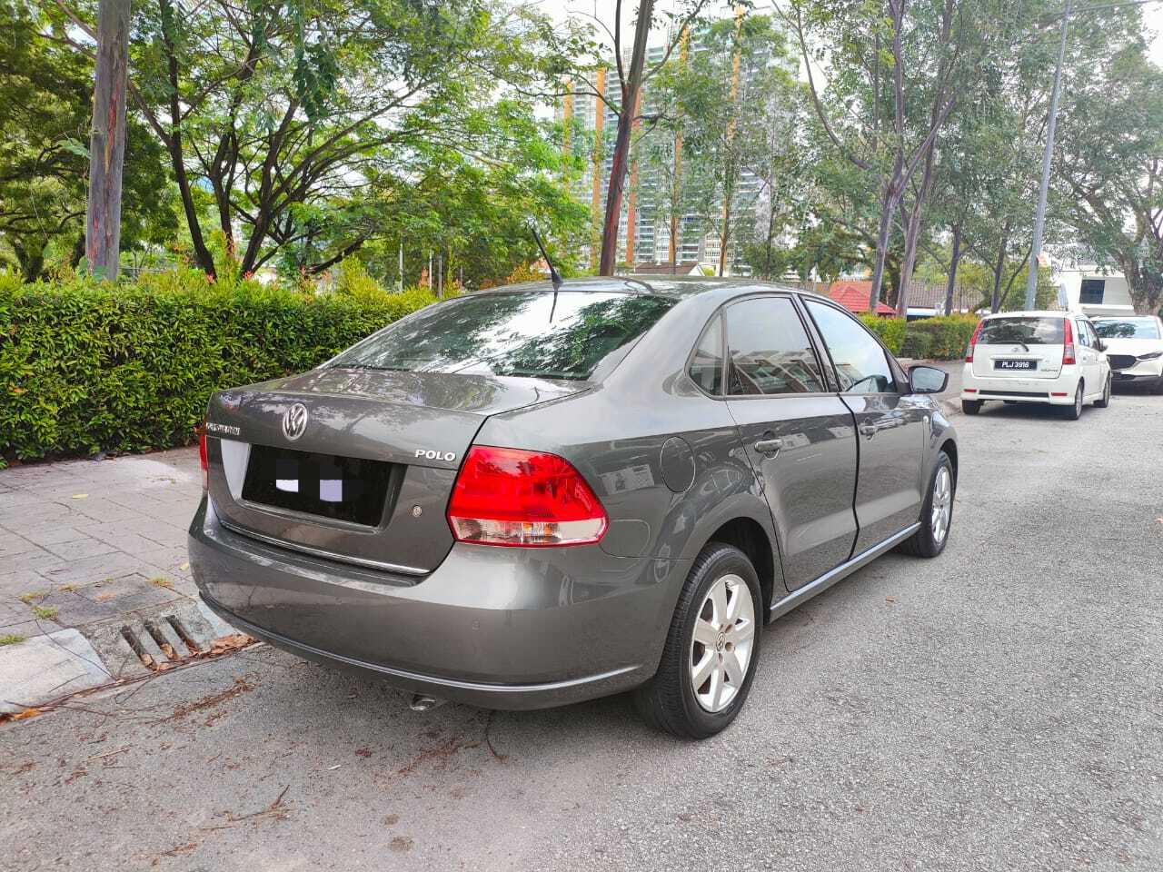 Volkswagen Polo 1.6 (A) 2014 Back Right