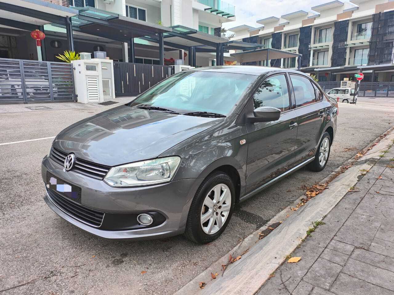 Volkswagen Polo 1.6 (A) 2014 Front Left
