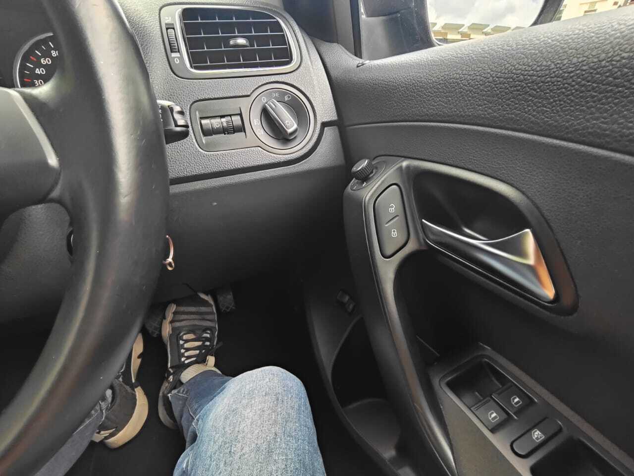 Volkswagen Polo 1.6 (A) 2014 Window Control