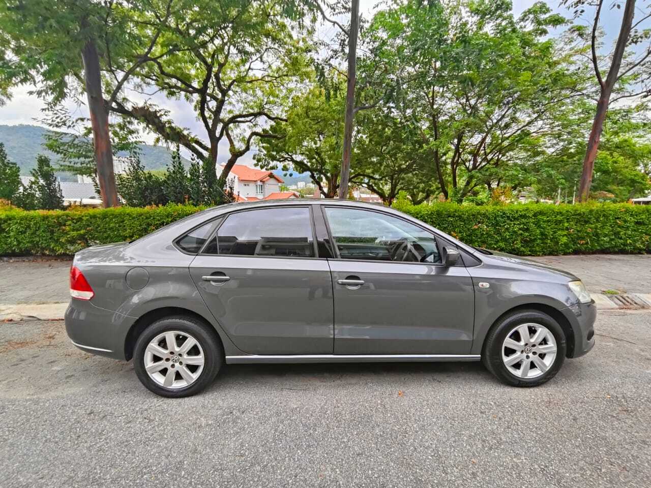 Volkswagen Polo 1.6 (A) 2014 Right