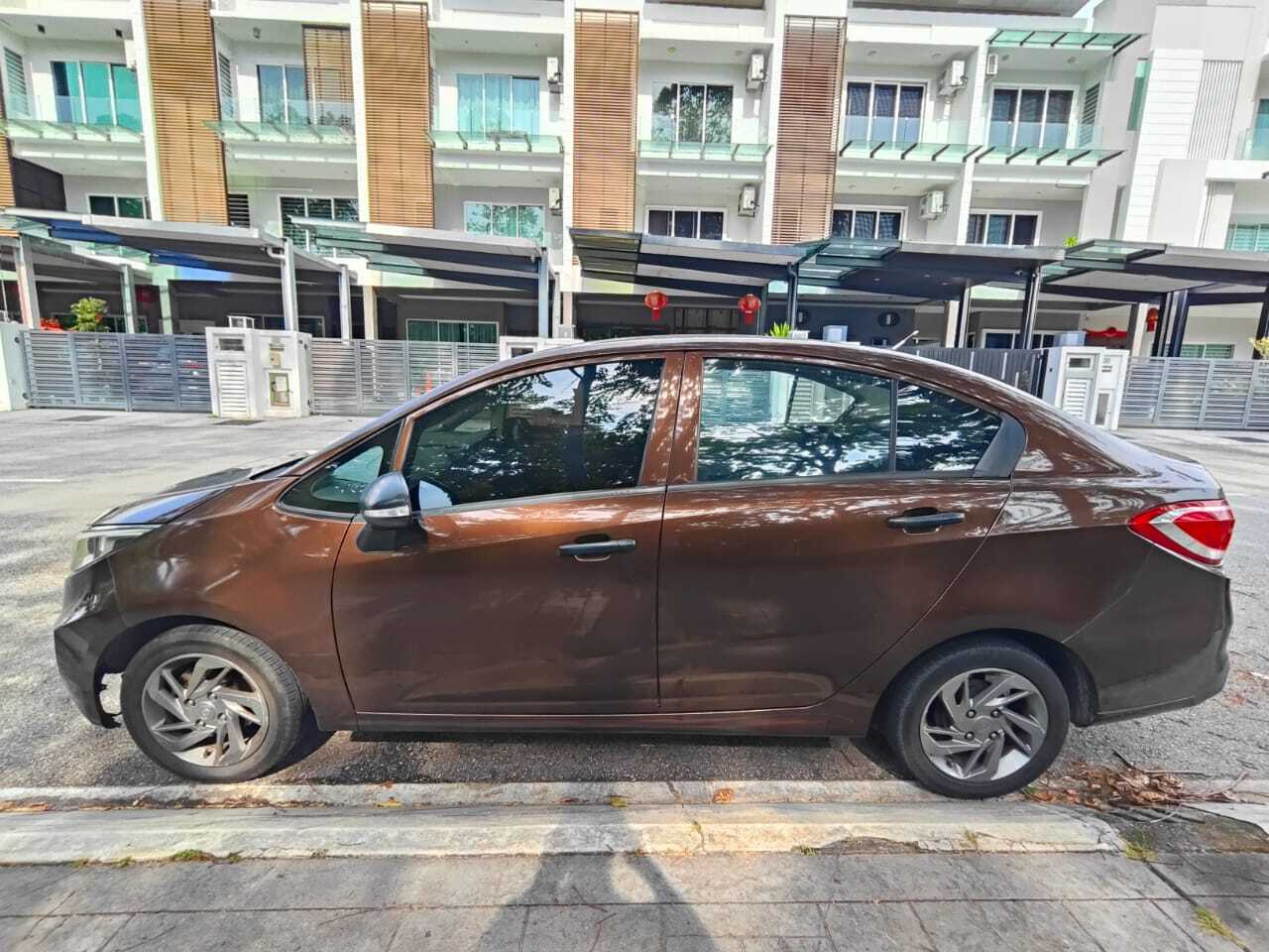 Proton Persona 1.6 (A) 2016 Left