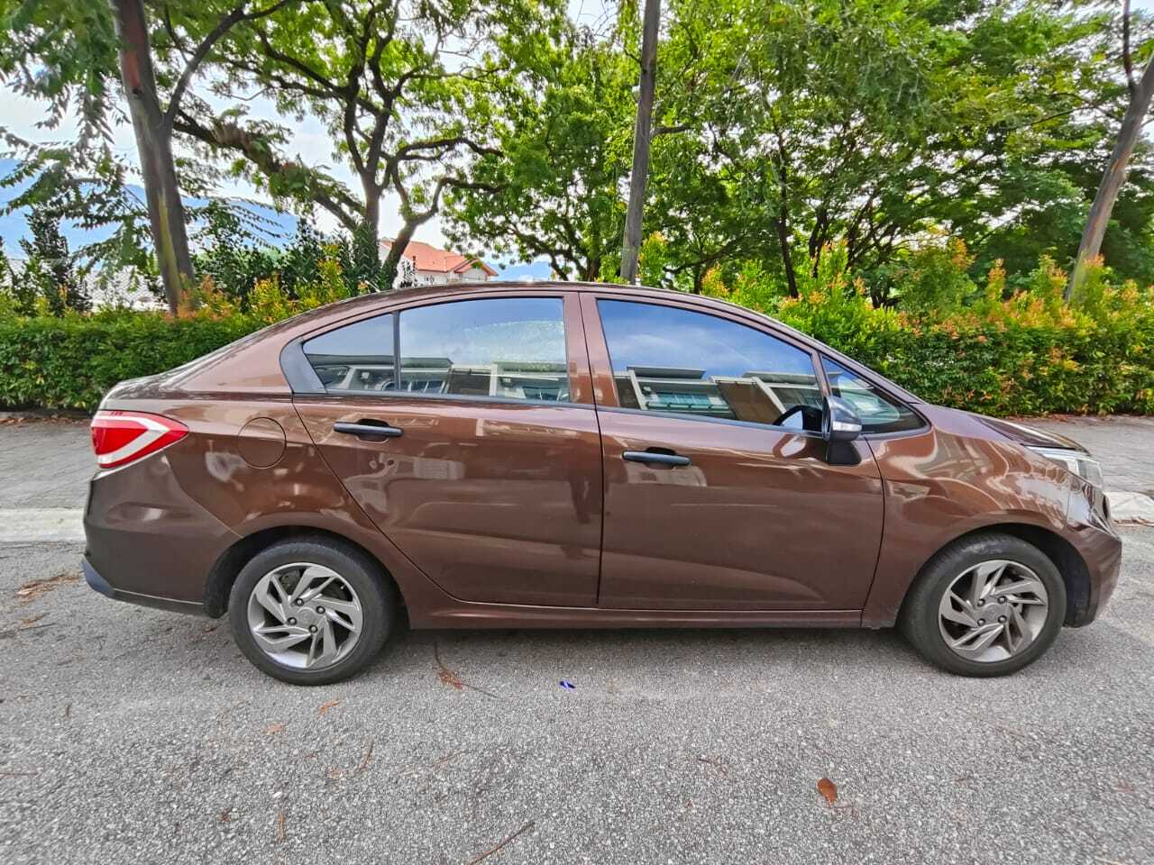 Proton Persona 1.6 (A) 2016 Right