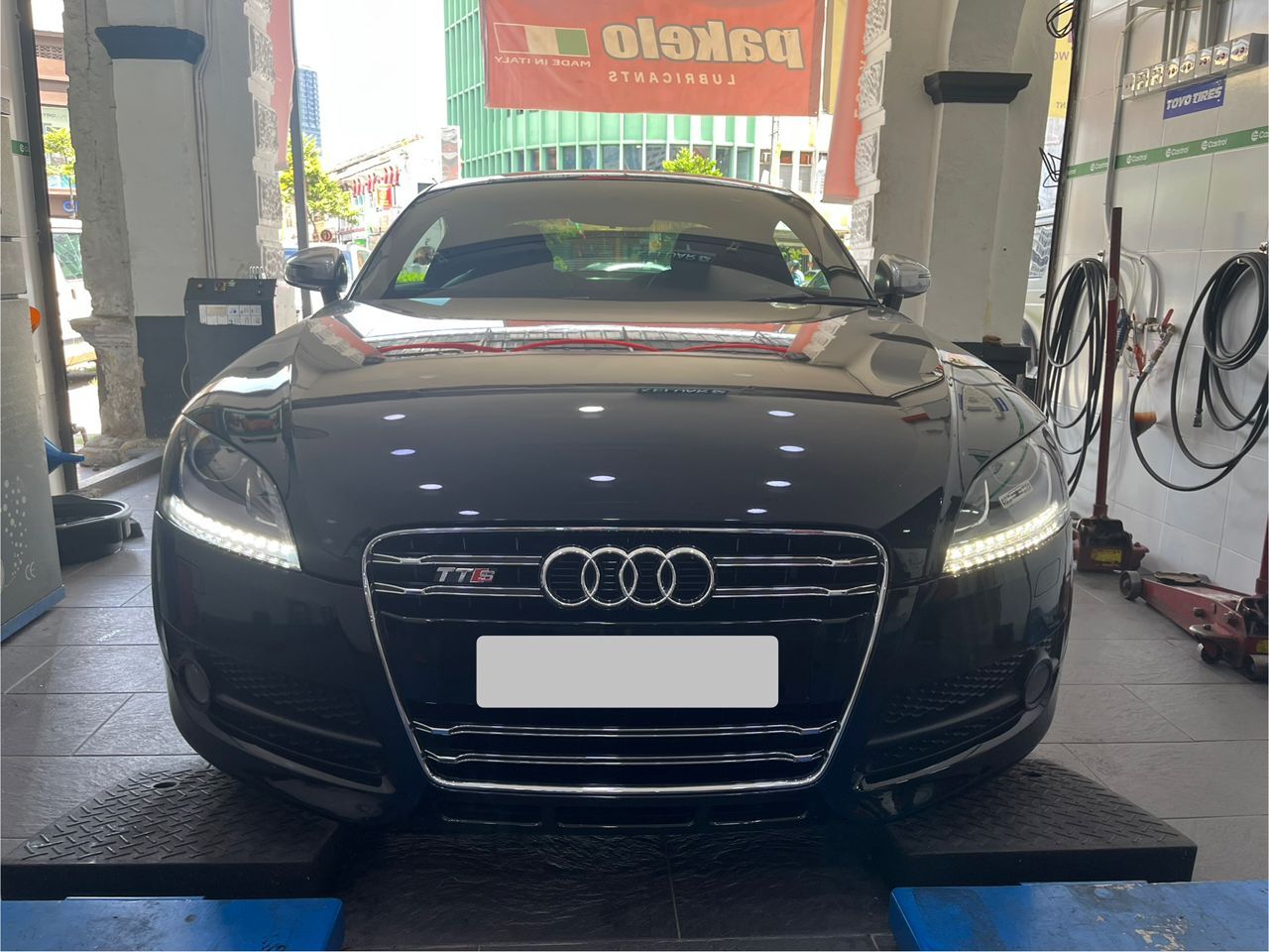 Audi TTS Mk2 20082012 Audi TTS 2.0 (A) Front 2