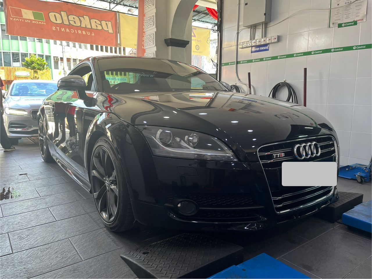 Audi TTS Mk2 20082012 Audi TTS 2.0 (A) Right Front