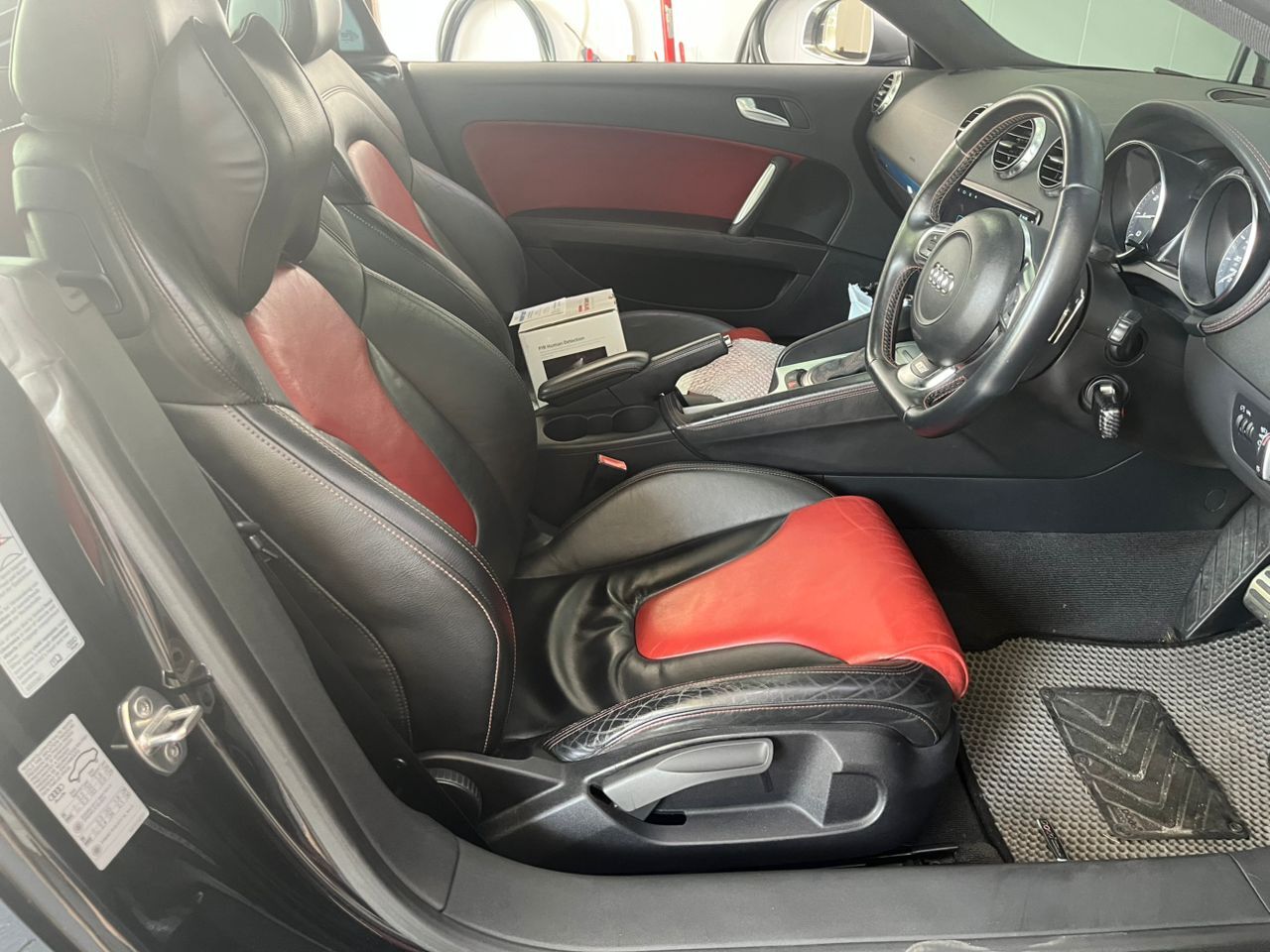 Audi TTS Mk2 20082012 Audi TTS 2.0 (A) Dirver Seat