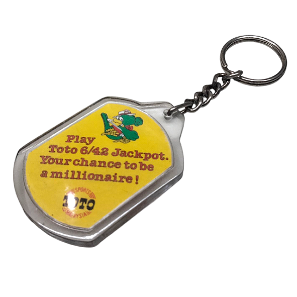 Play Toto 6 42 Jackpot Keychain Dice Back