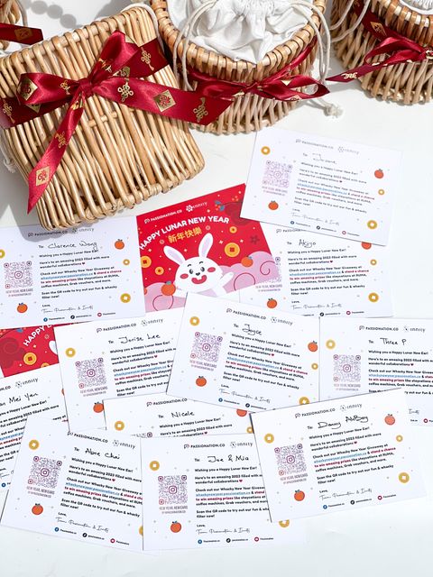 可以写贺卡的新年燕窝礼盒 非常精致且能定制贺卡 和礼盒包装 适合公司送礼