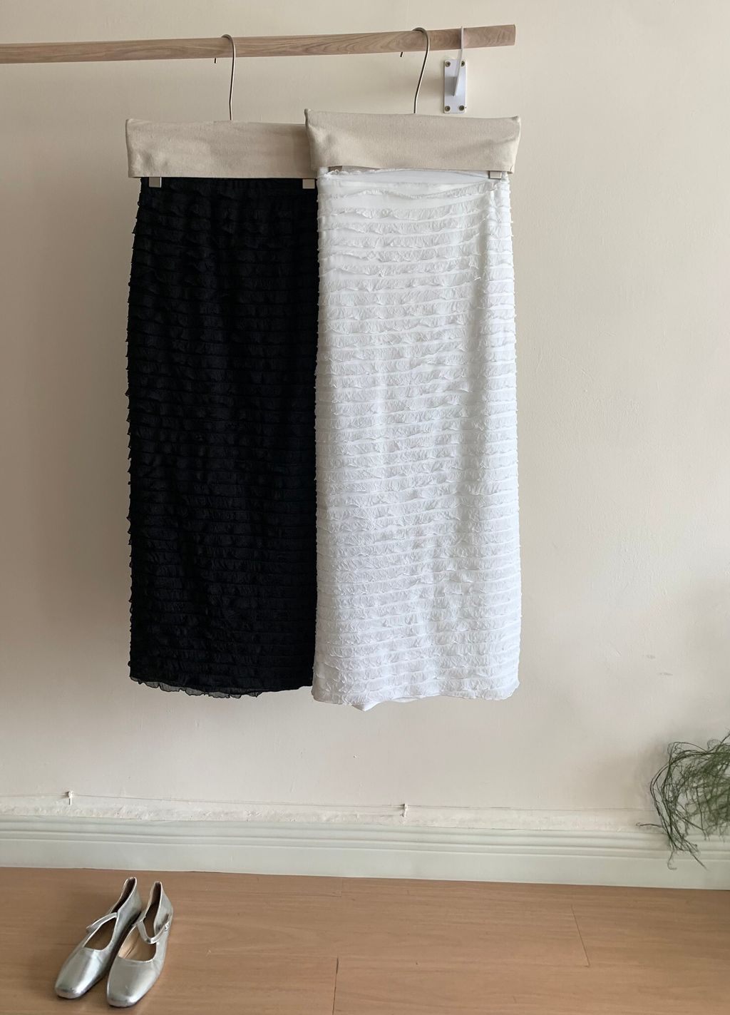 japanese-fluffy-feather-skirt.jpg