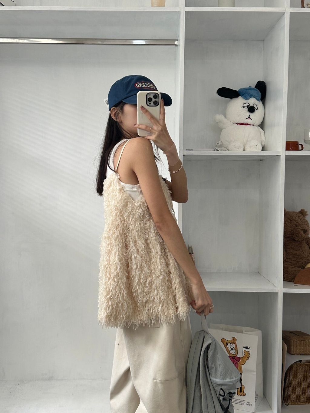 soft-japan-style-furry-vest.jpg