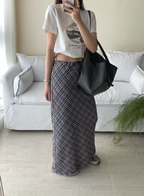 pretty-checkered-maxi-skirt.jpg