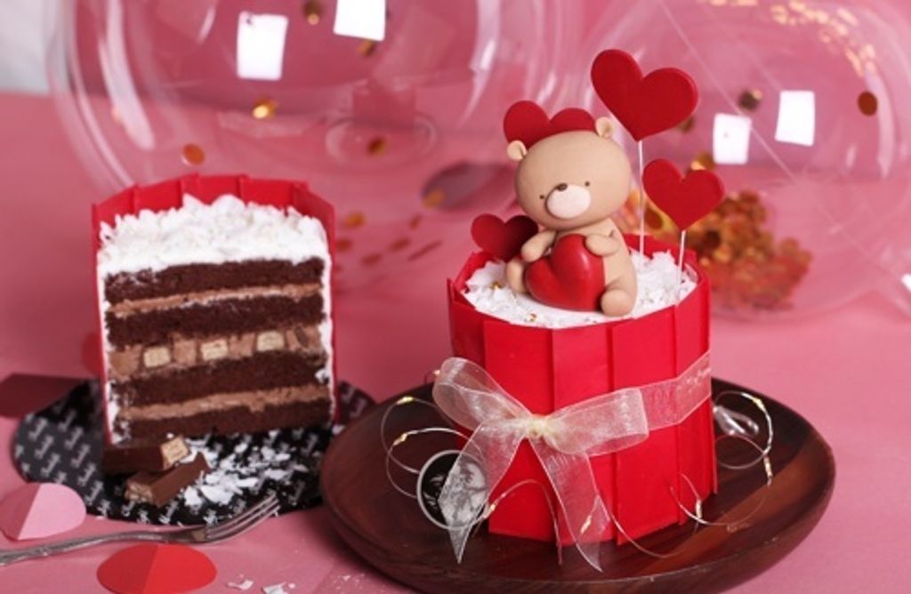 Blazing_Love_1_1334x872