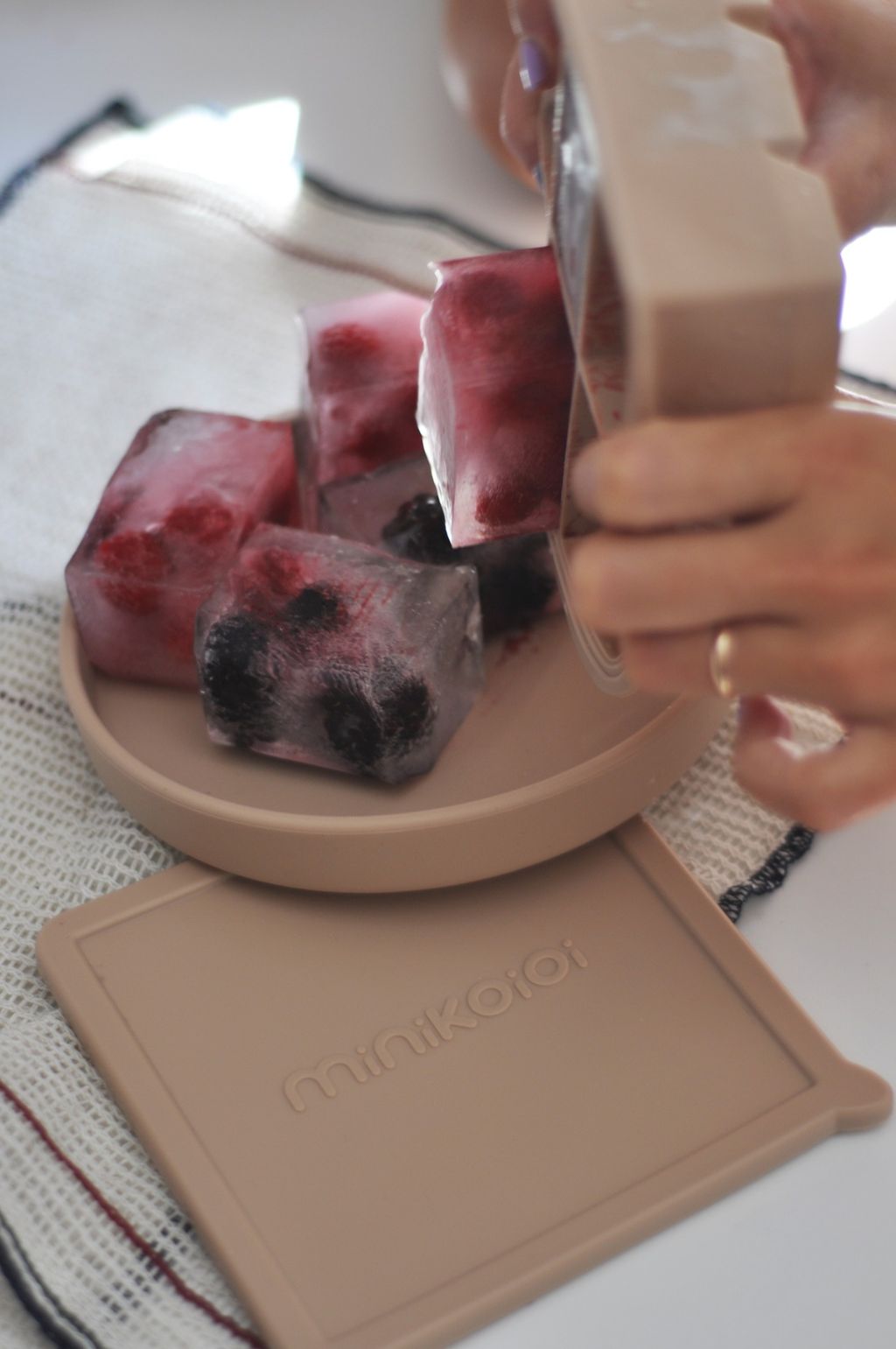 e84406512f114deb94844d4f41eb6679