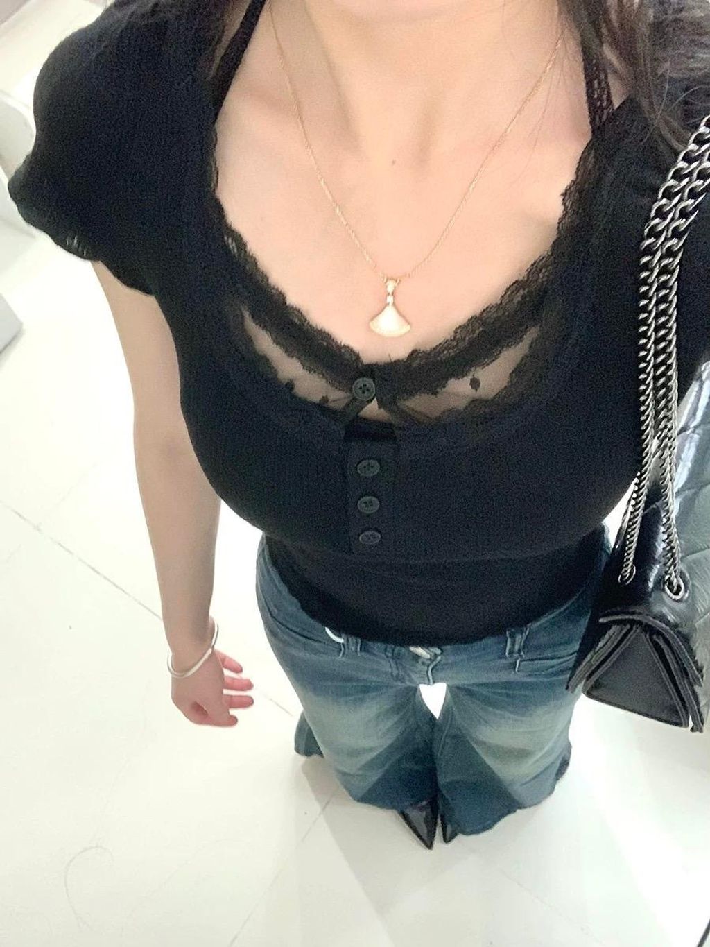 2324b929-5d62-422a-8571-6907487ee3b9