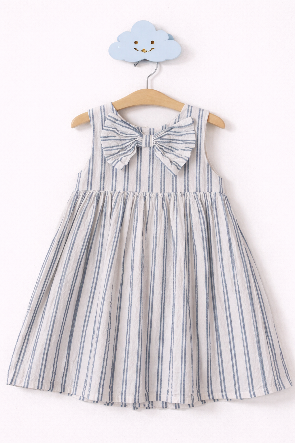 Striped summer dress with bow