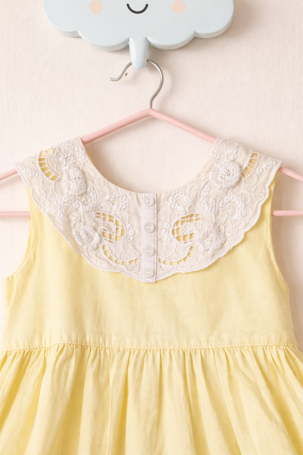 Delicate yellow dress with lace collar