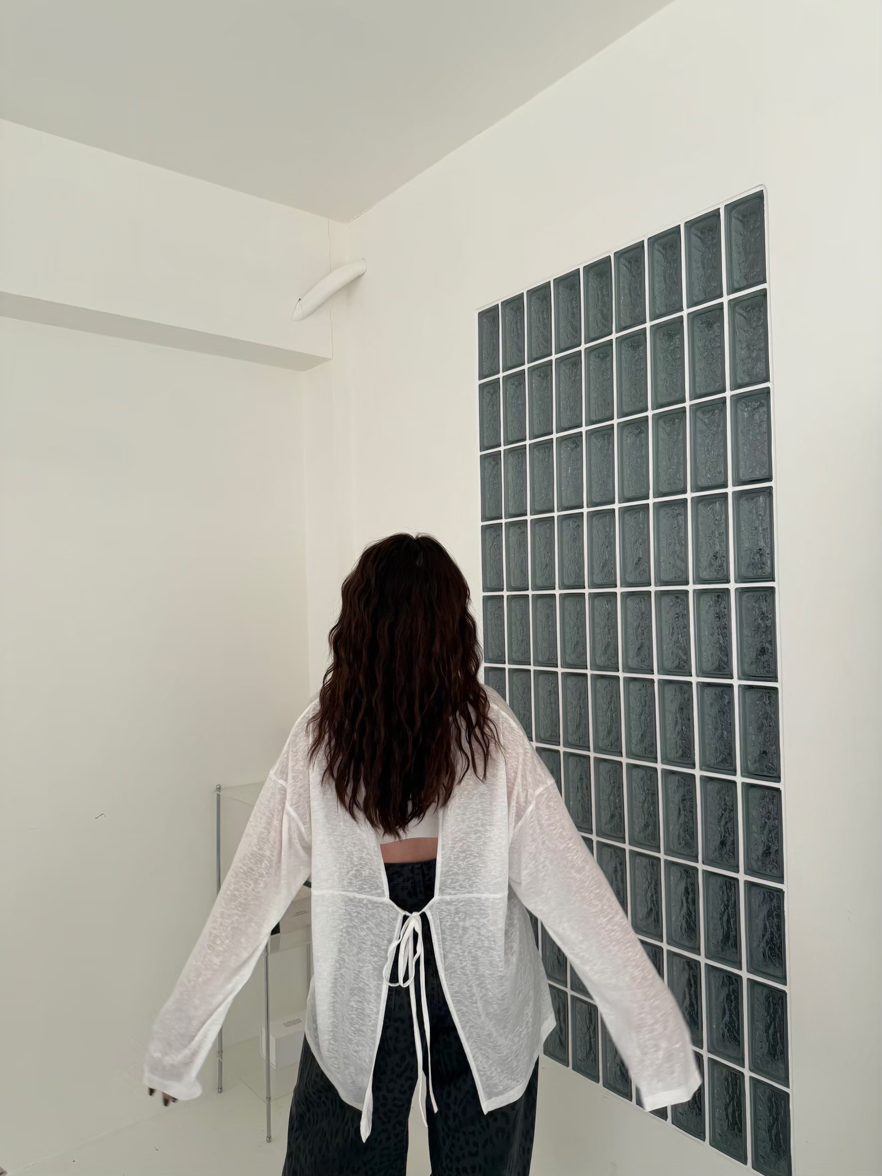 LINE_ALBUM_垂墜感親膚後綁結上衣10_250928_3