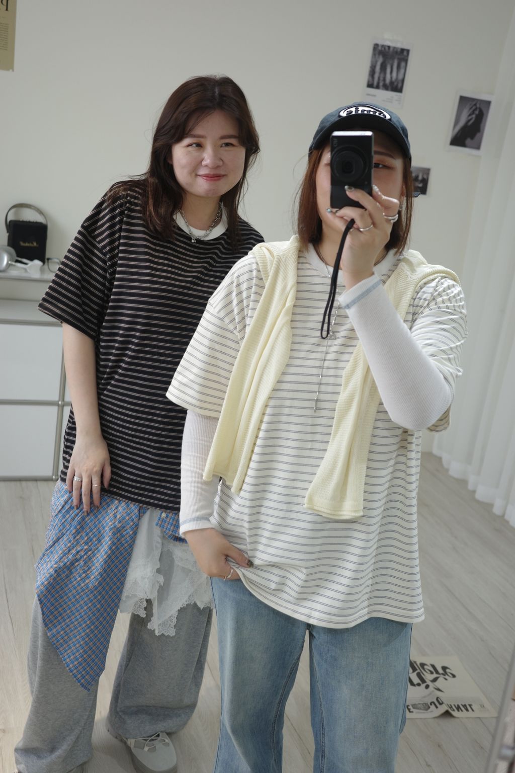 LINE_ALBUM_休閒條紋大學Tee_260405_2