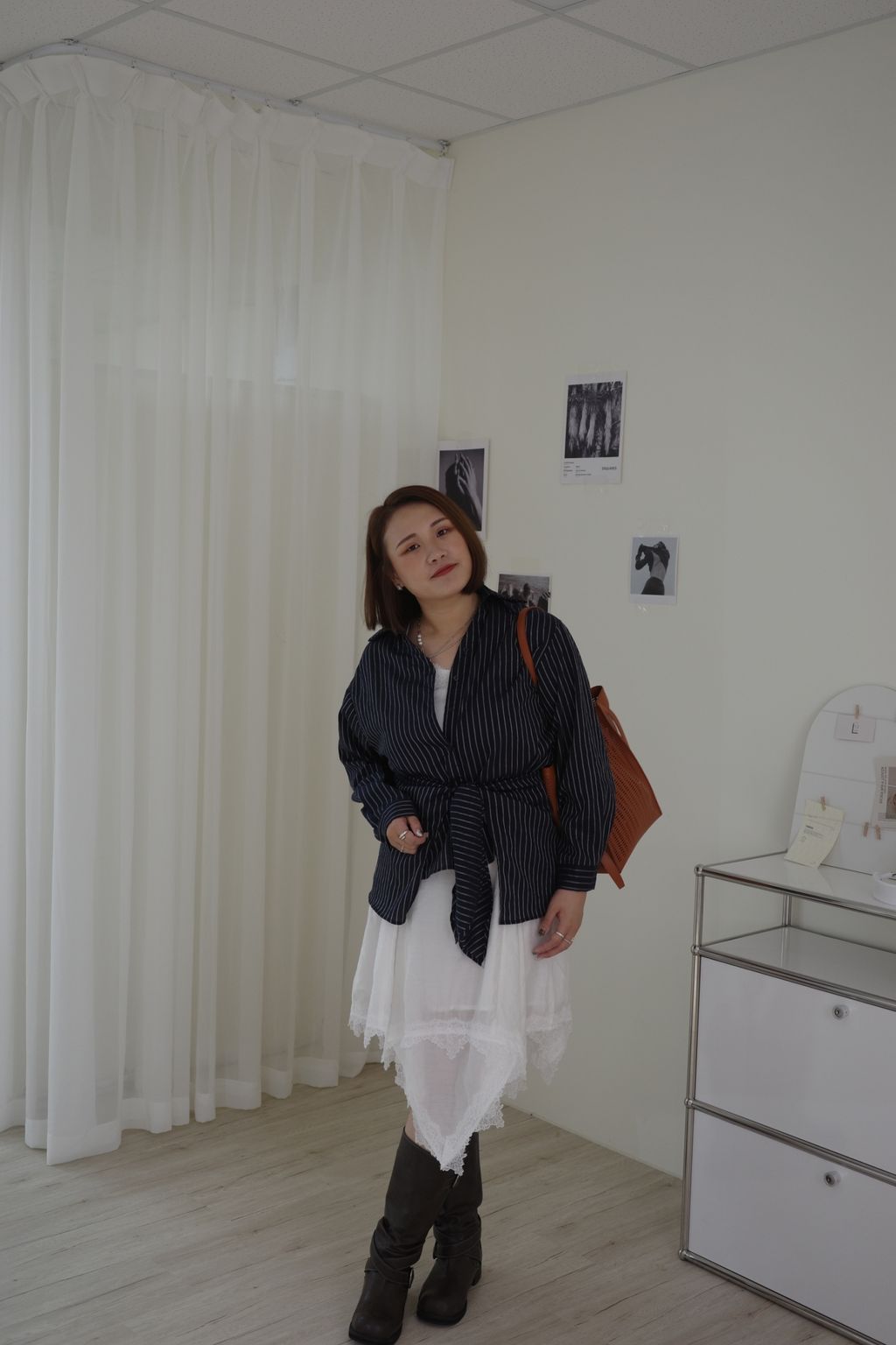 LINE_ALBUM_很會上班的姊姊襯衫_260405_6