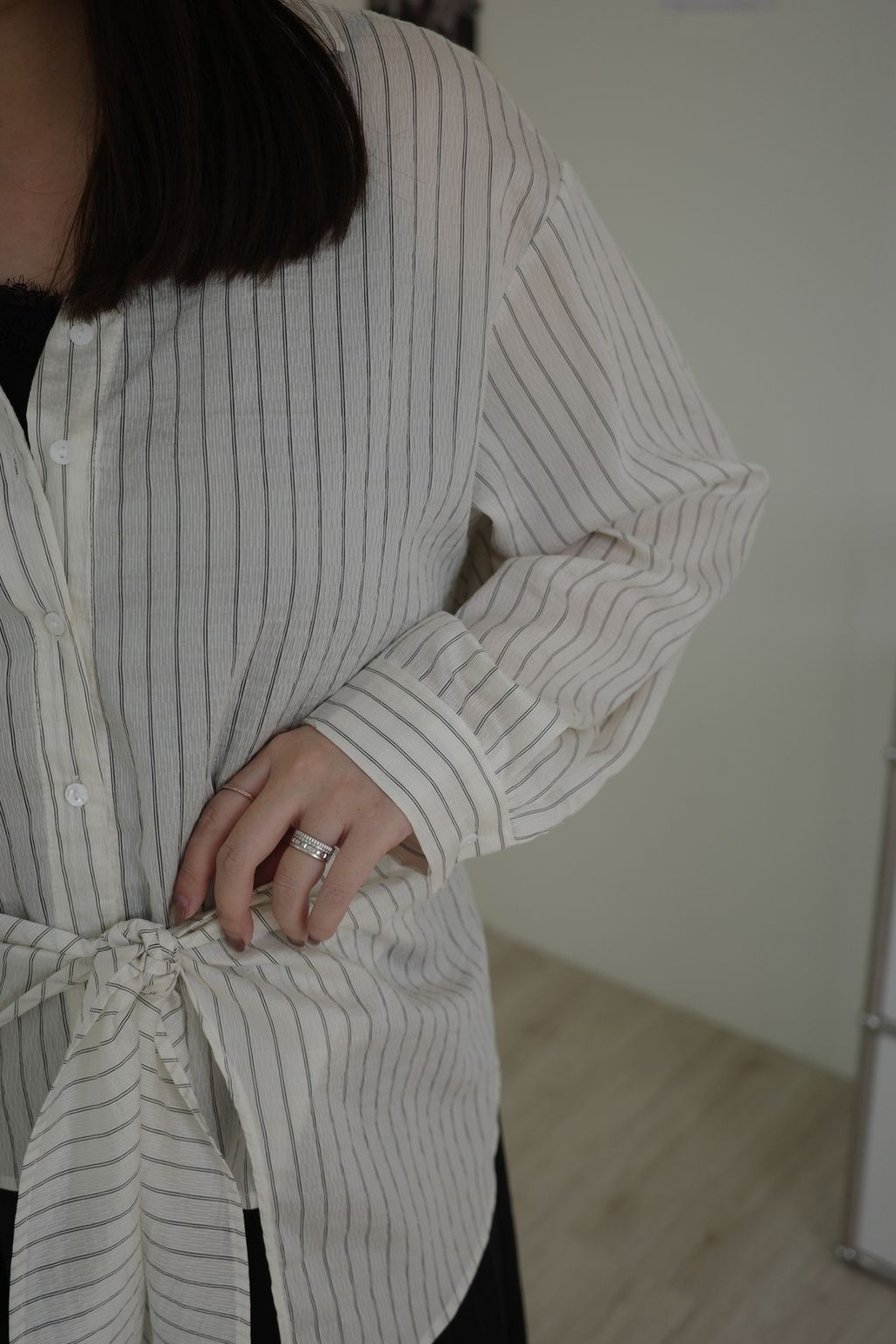LINE_ALBUM_很會上班的姊姊襯衫_260405_2