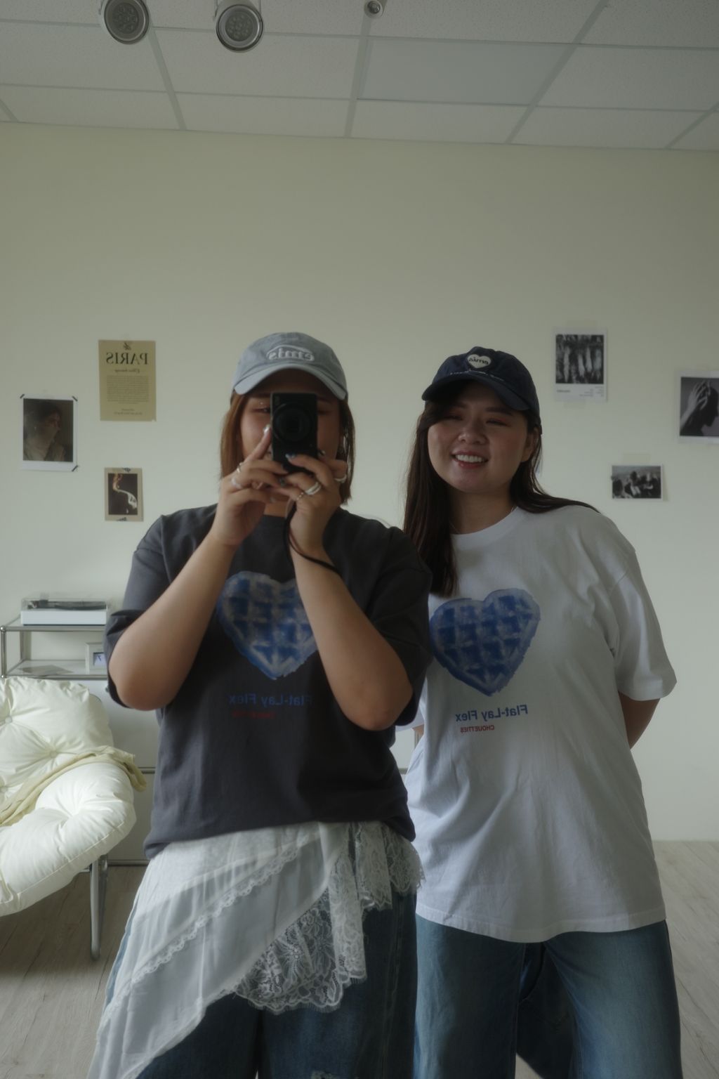 LINE_ALBUM_中毒心T_260511_1