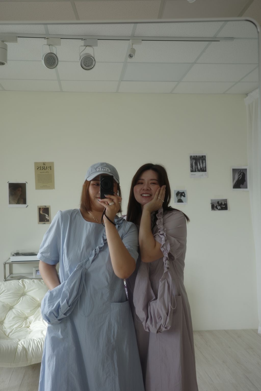 LINE_ALBUM_海邊走走夏日洋_260511_3