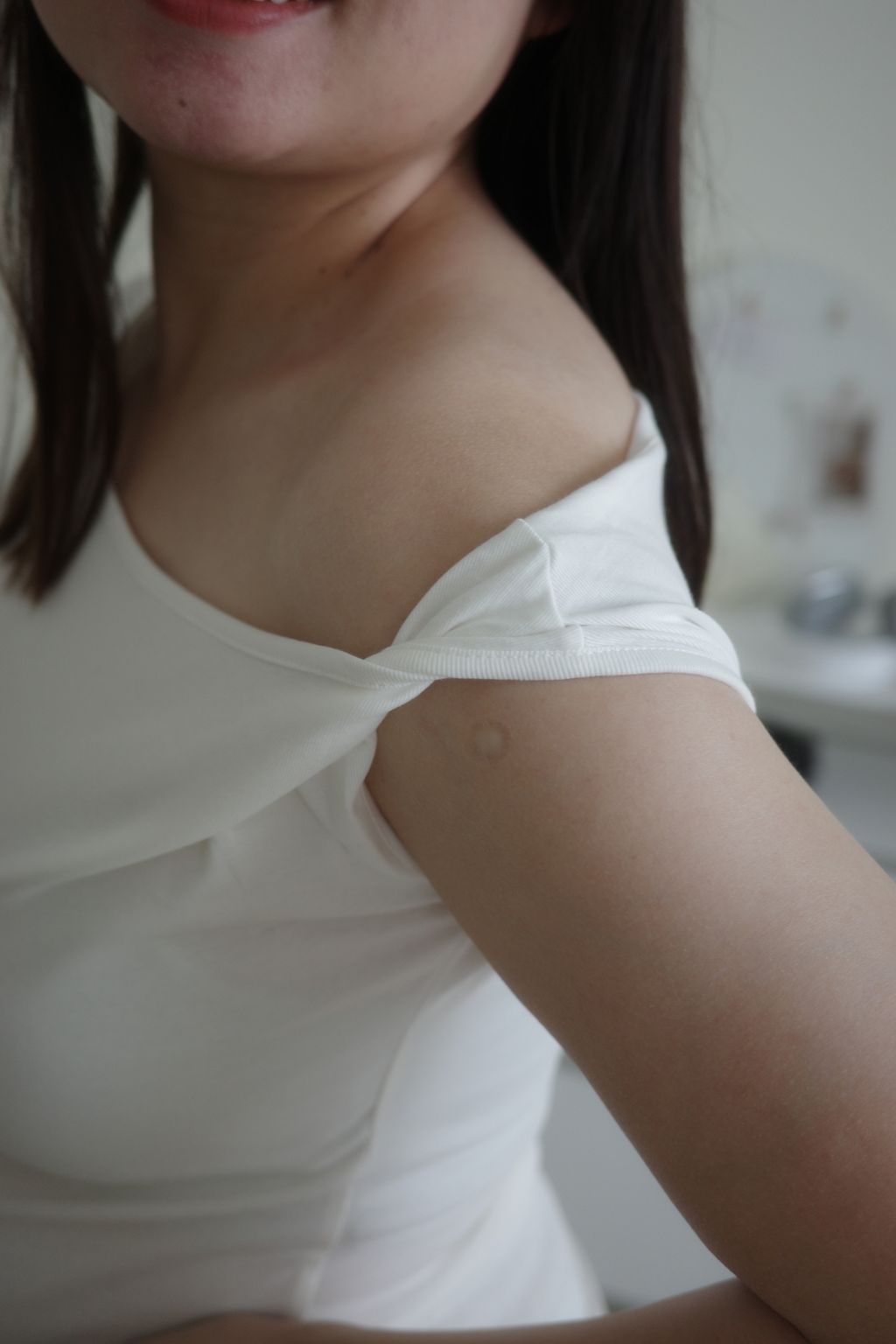 LINE_ALBUM_鎖骨出來了_260601_11