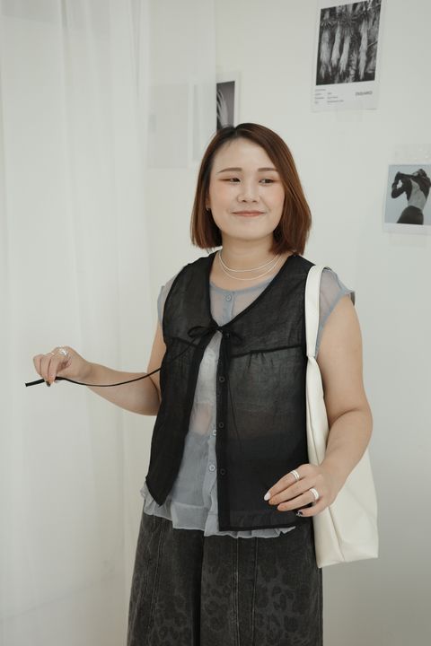 LINE_ALBUM_小花擺拼接亞麻上衣_260710_10