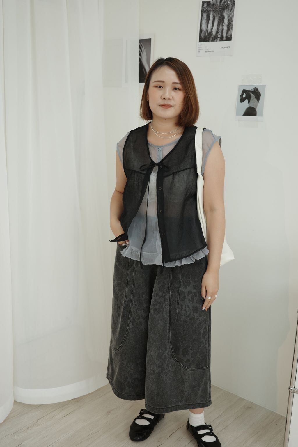 LINE_ALBUM_小花擺拼接亞麻上衣_260710_11