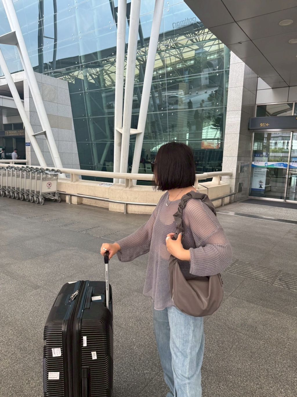 LINE_ALBUM_慵懶洞洞衣～露一點肌膚更顯瘦！_250427_21