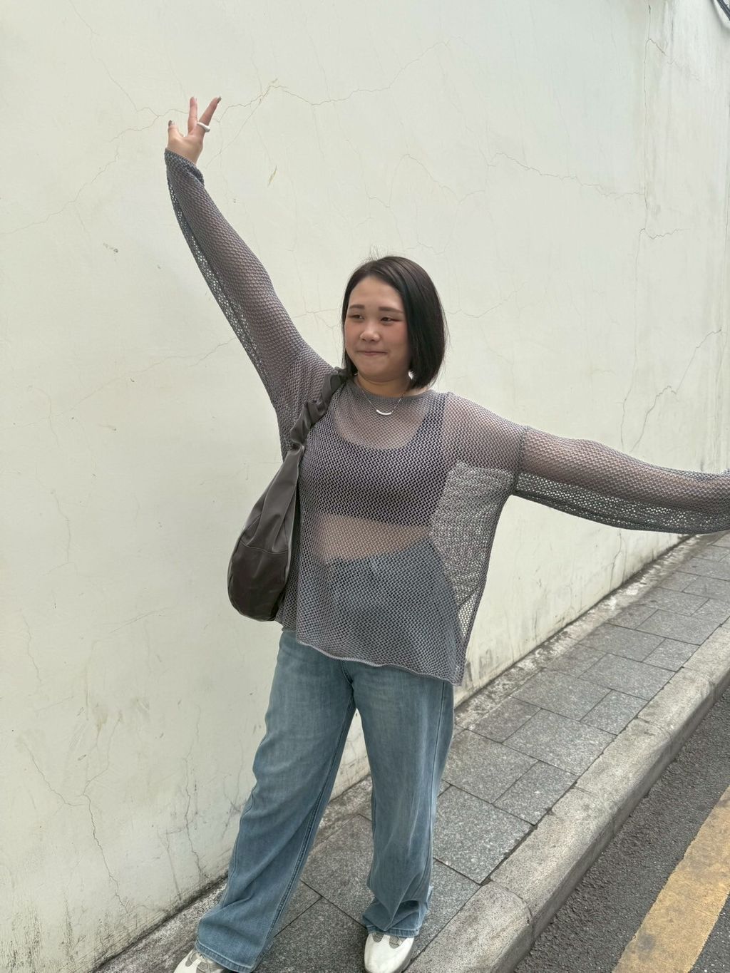 LINE_ALBUM_慵懶洞洞衣～露一點肌膚更顯瘦！_250427_3