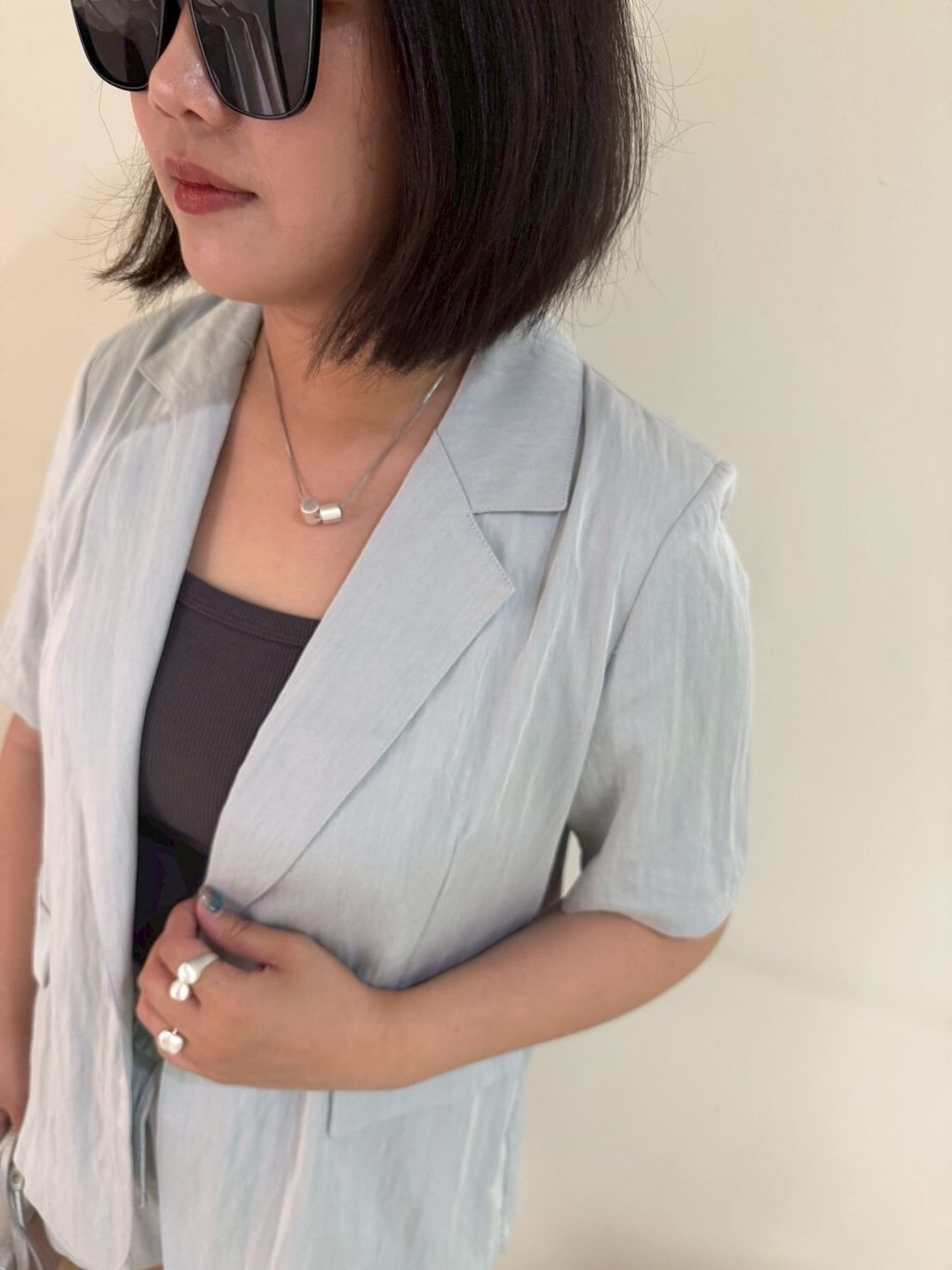 LINE_ALBUM_可休閒可正式短袖套裝～本人的光澤感超美！_250427_25