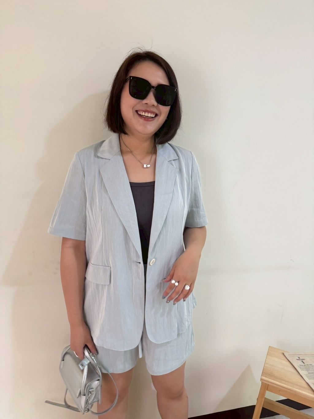 LINE_ALBUM_可休閒可正式短袖套裝～本人的光澤感超美！_250427_16