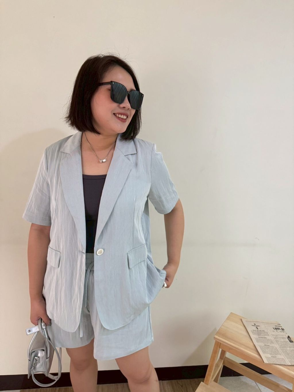 LINE_ALBUM_可休閒可正式短袖套裝～本人的光澤感超美！_250427_15