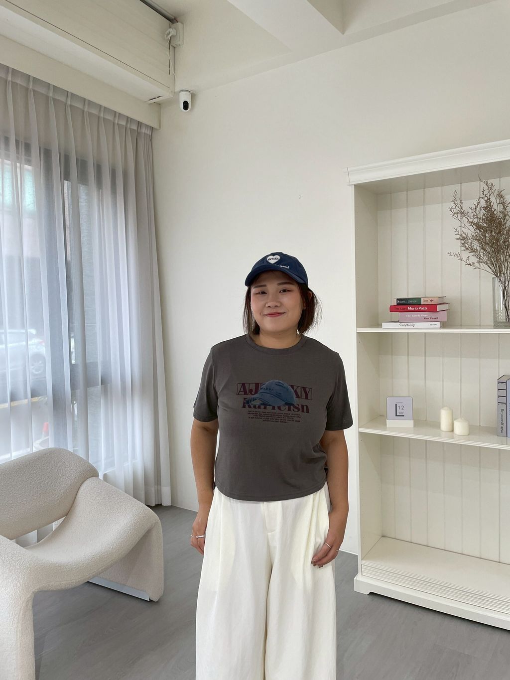 LINE_ALBUM_酷甜風灰色短版踢_250727_2
