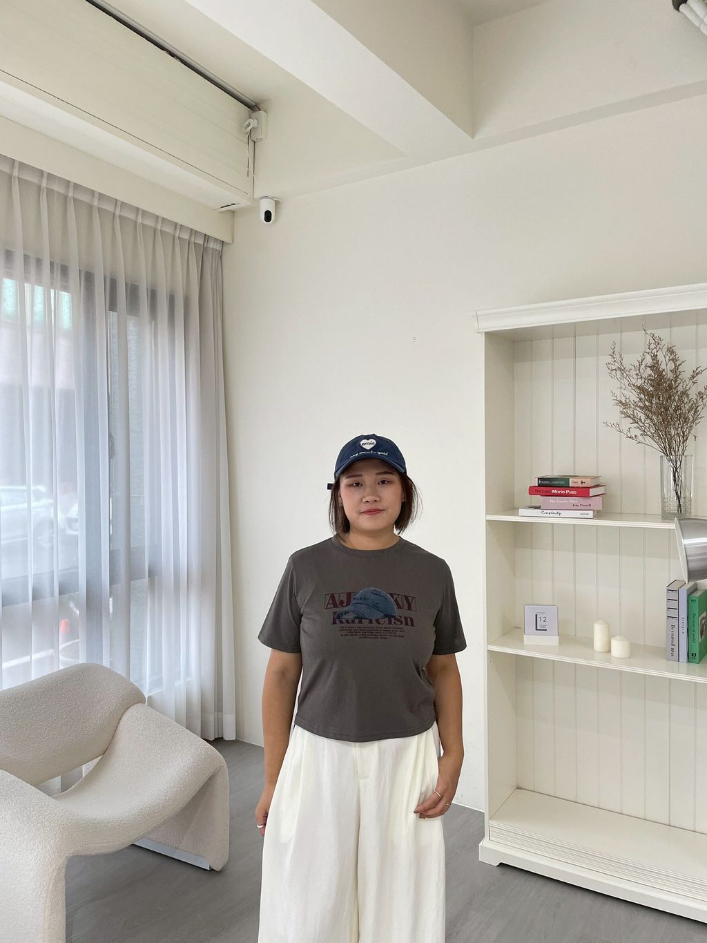 LINE_ALBUM_酷甜風灰色短版踢_250727_3