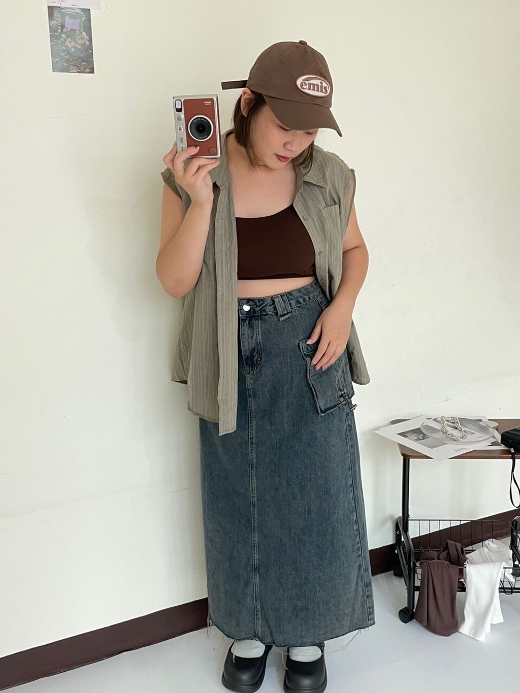 LINE_ALBUM_復古刷色工裝風牛仔裙_250727_11