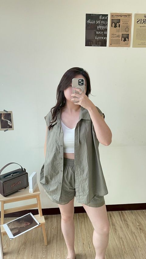 LINE_ALBUM_渡假感拼接直紋套裝_250727_11