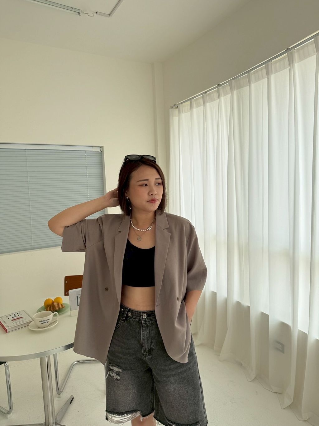 LINE_ALBUM_男友風腰可調節刷破五分褲9_250827_8