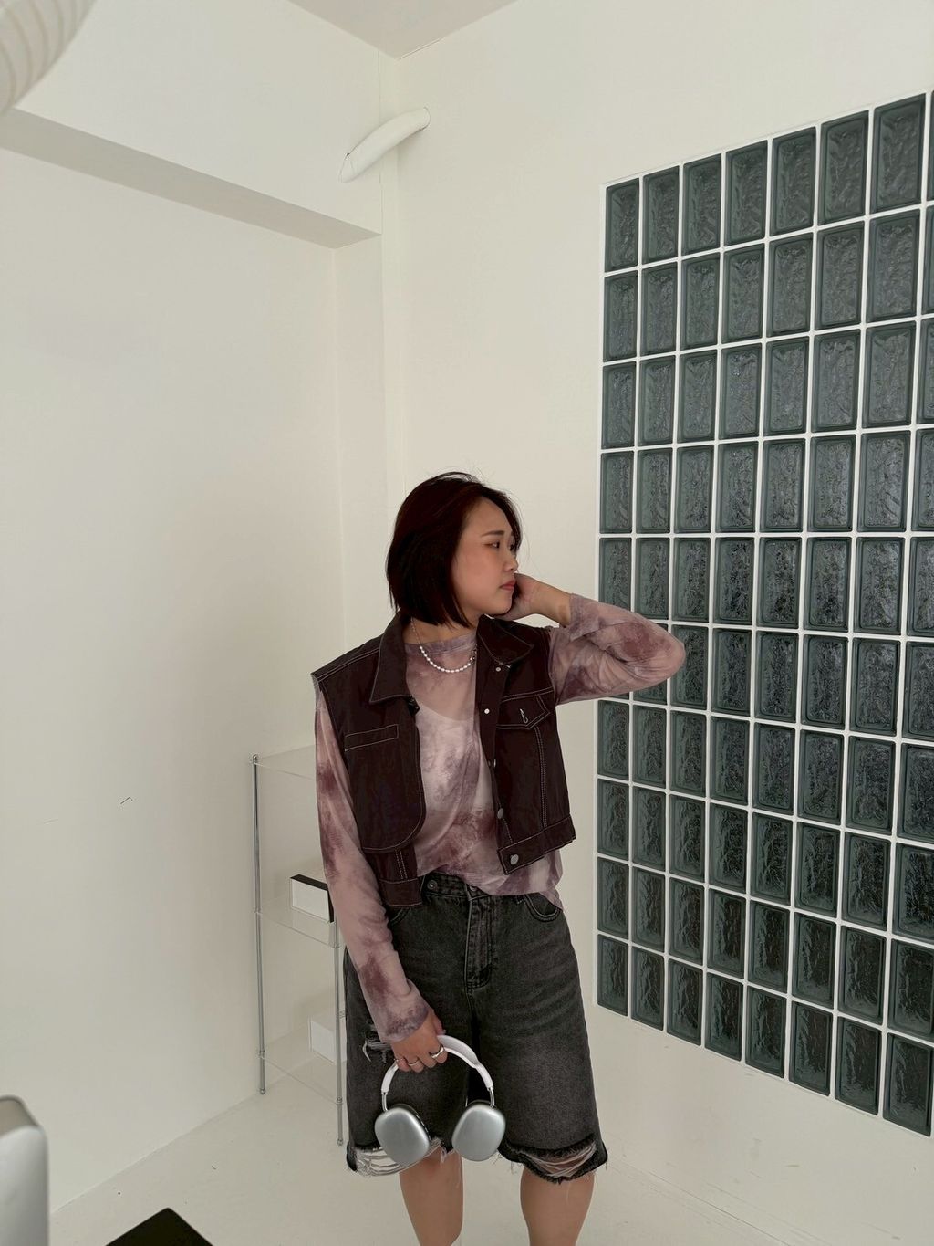 LINE_ALBUM_男友風腰可調節刷破五分褲9_250827_12