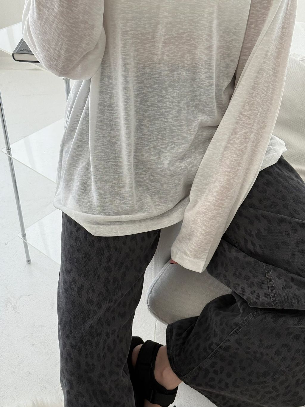 LINE_ALBUM_垂墜感親膚後綁結上衣10_250928_5