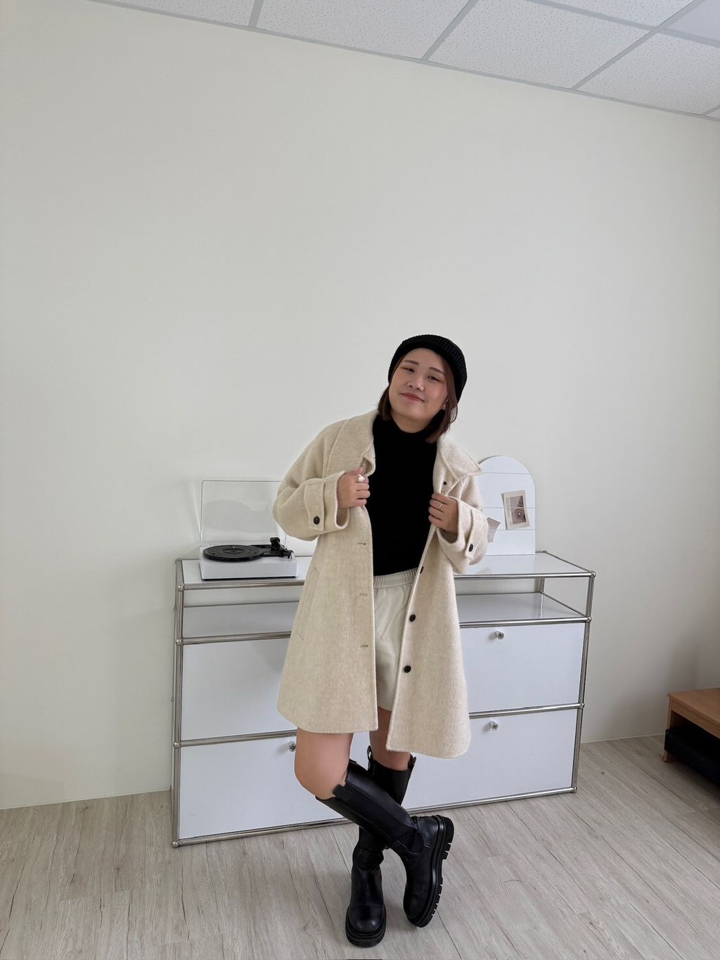 LINE_ALBUM_暖呼呼羊毛大衣_251106_10