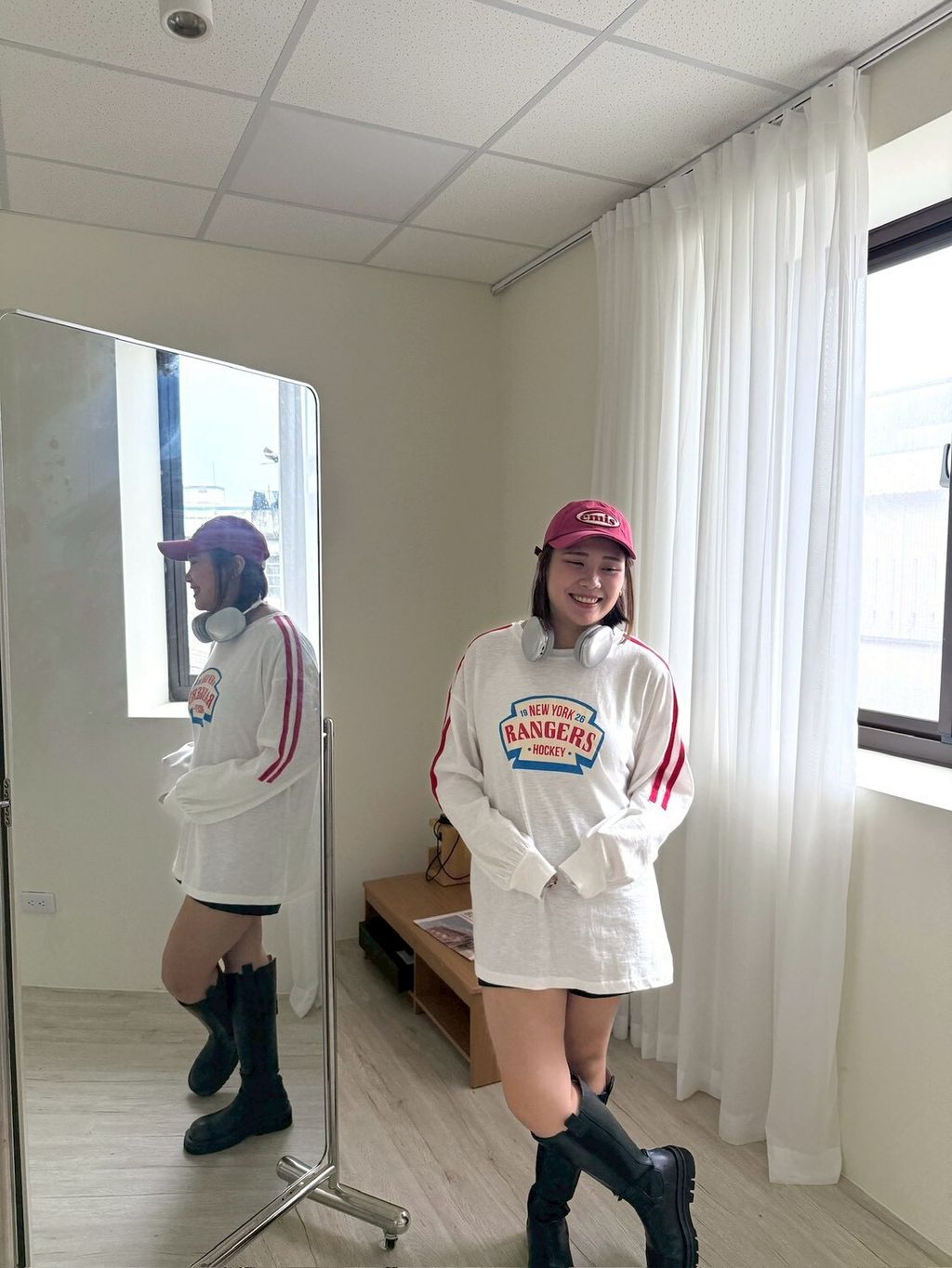 LINE_ALBUM_運動風紐約撞色薄tee_251106_2