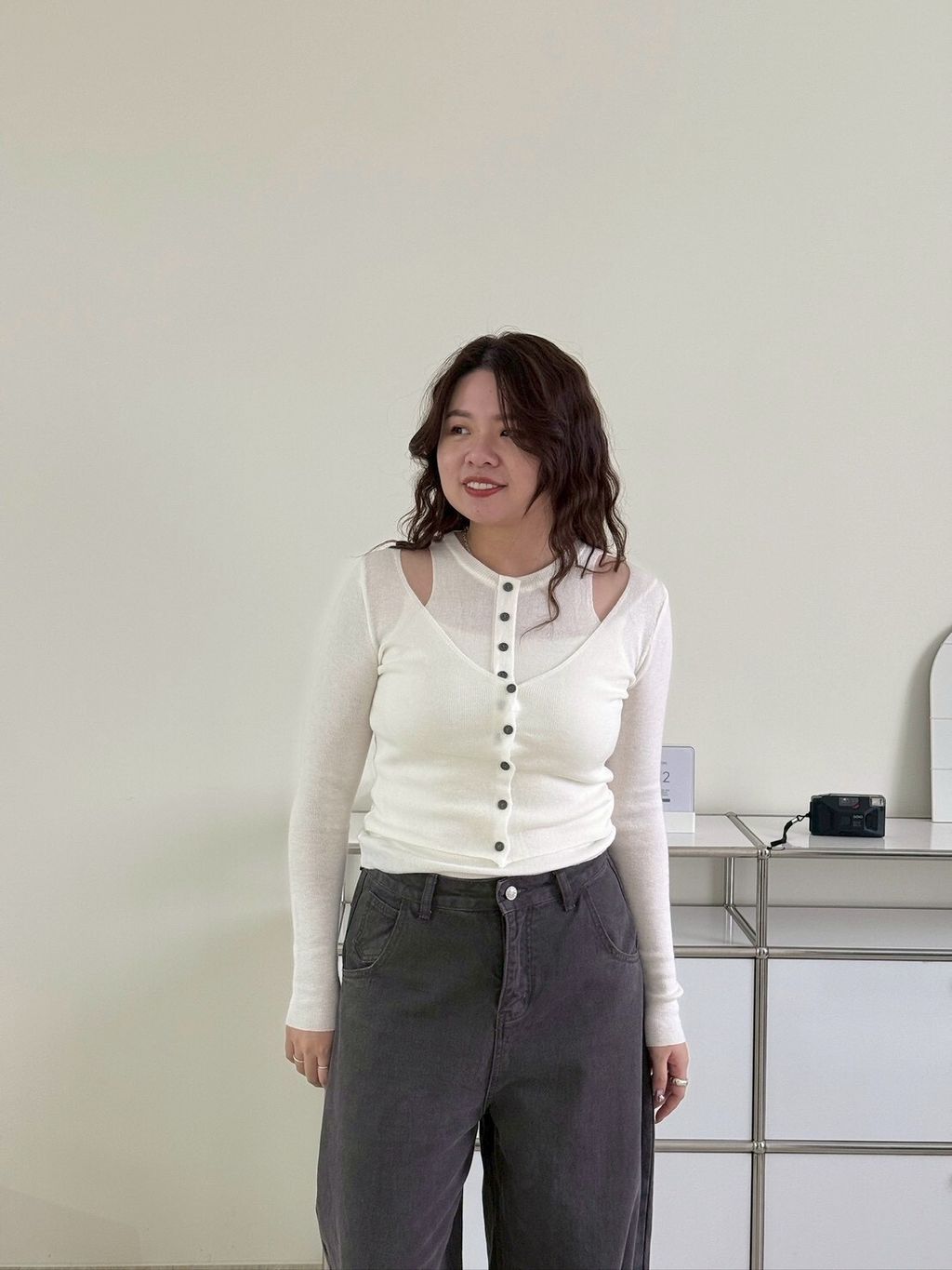 LINE_ALBUM_彎刀鐵灰褲_251106_3