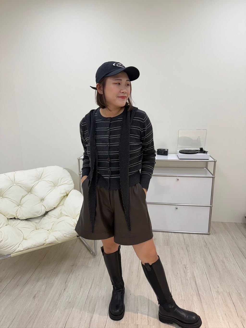 LINE_ALBUM_大胸友善披肩針織_251106_9