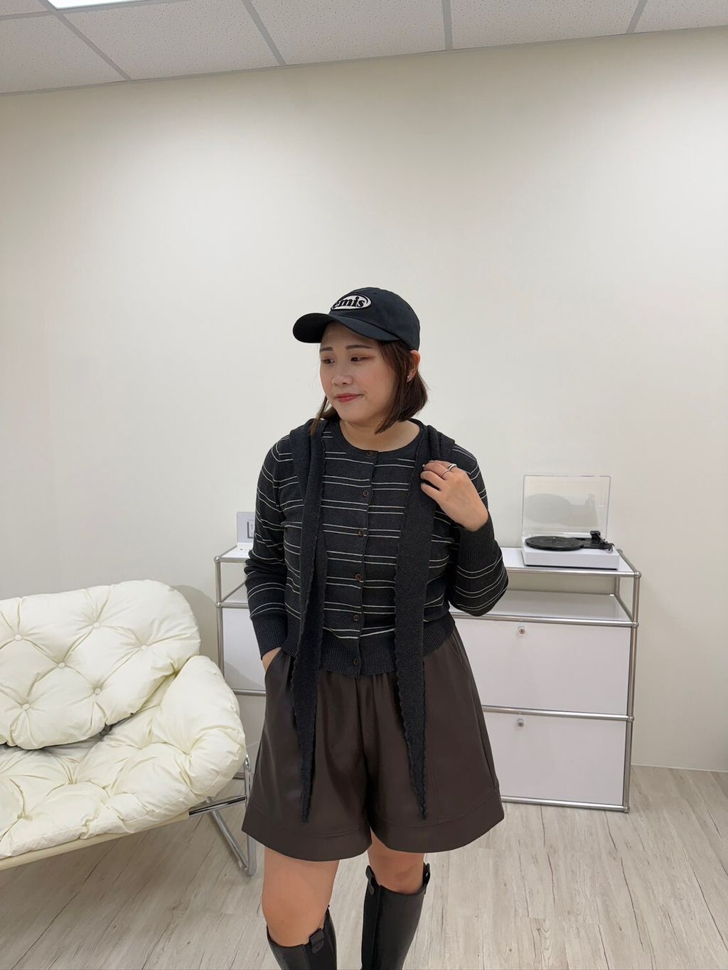 LINE_ALBUM_大胸友善披肩針織_251106_8