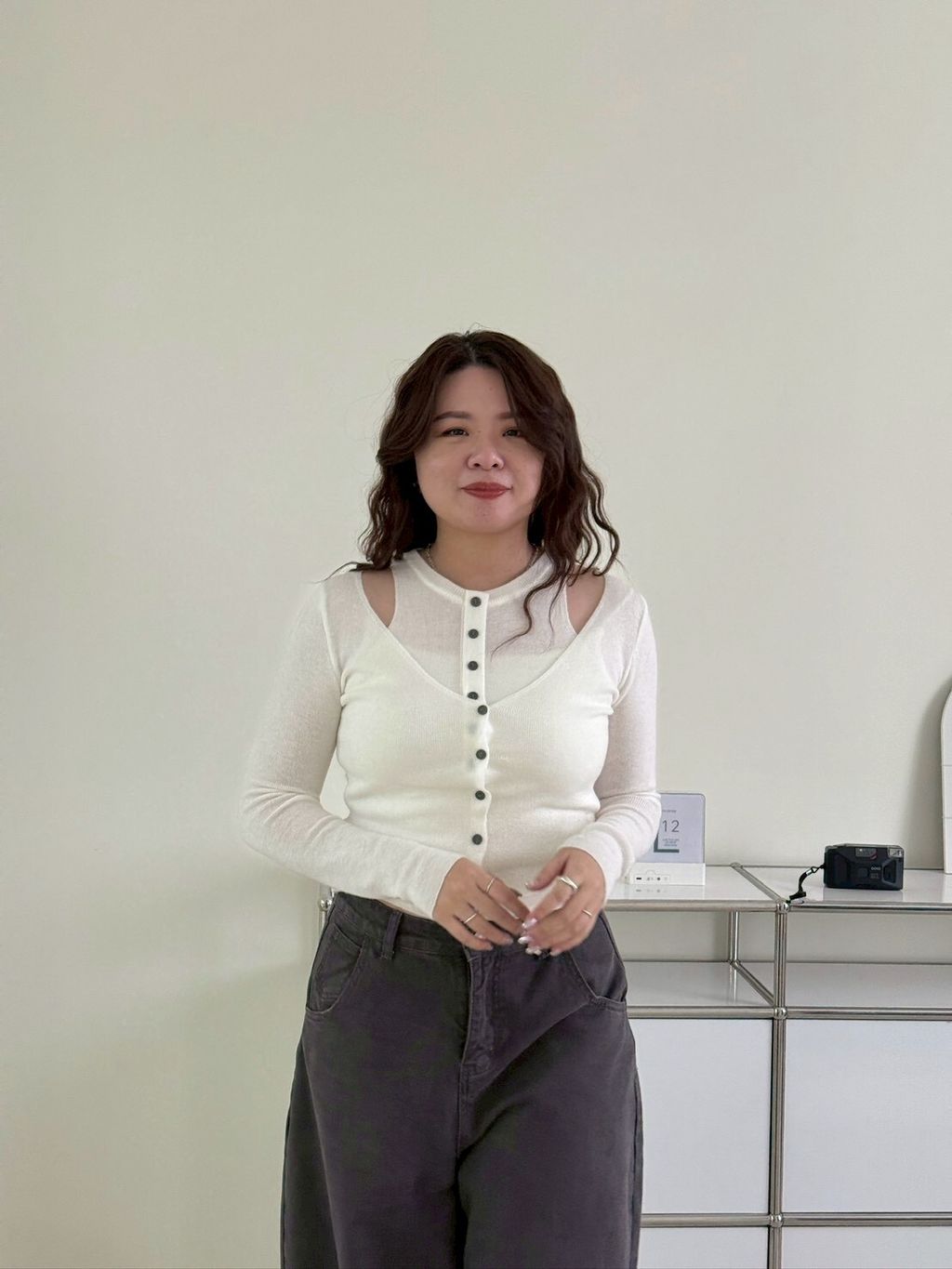 LINE_ALBUM_排釦小性感上衣_251106_6