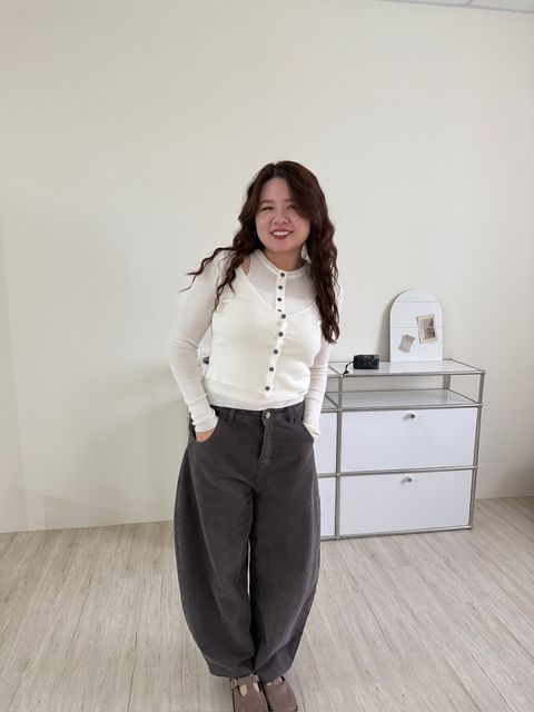 LINE_ALBUM_排釦小性感上衣_251106_5