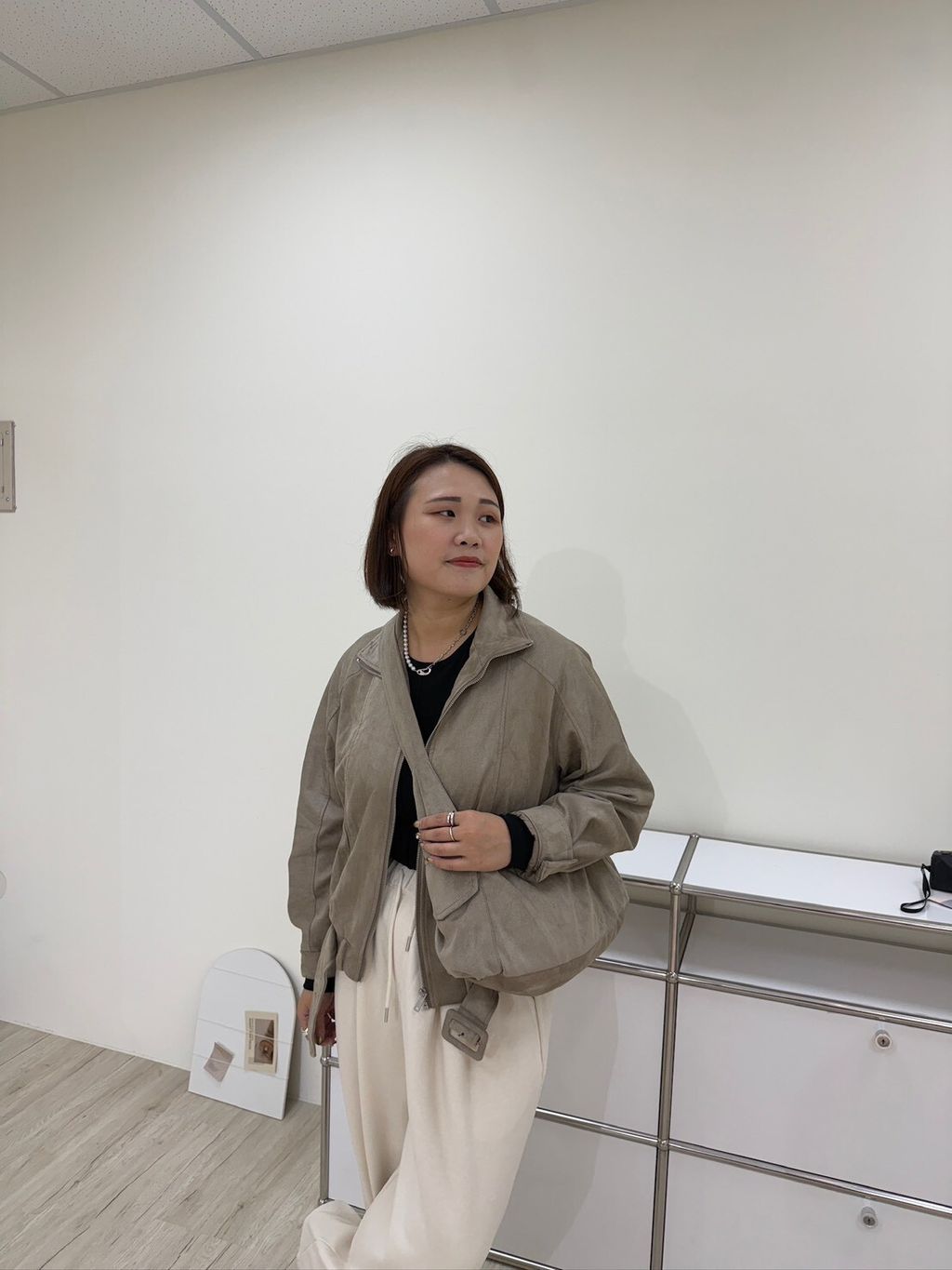 LINE_ALBUM_經典麂皮外套（附包包）_251106_6