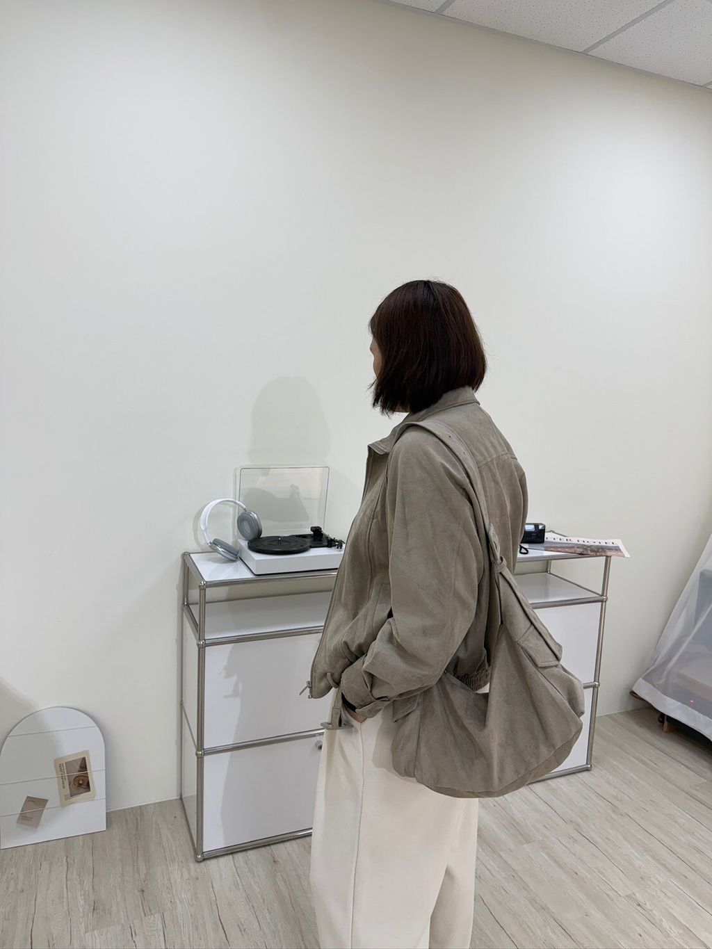 LINE_ALBUM_經典麂皮外套（附包包）_251106_5