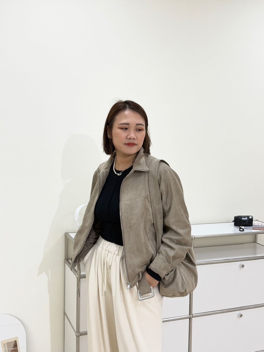 LINE_ALBUM_經典麂皮外套（附包包）_251106_4